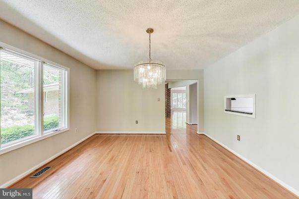 Chandelier, Empty room, Interior, Wood Texture Flooring