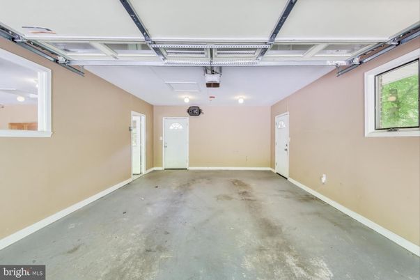 Garage, Interior
