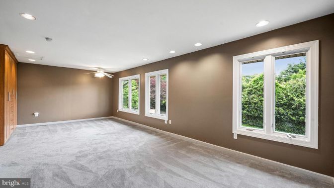 Empty room, Interior, Recessed Lighting