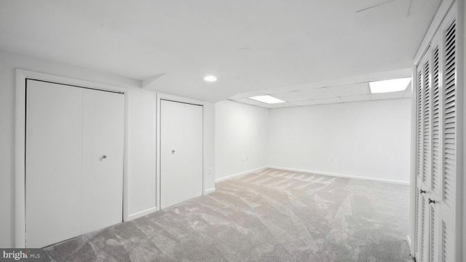 Empty room, Interior, Recessed Lighting