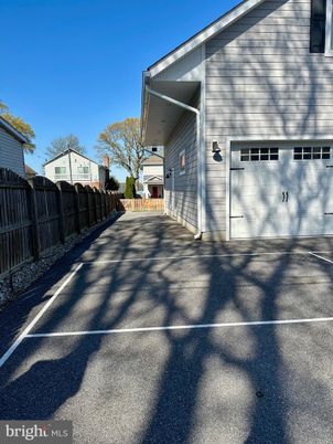 Detached Garage, Exterior