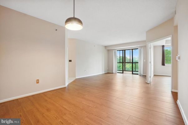Empty room, Interior, Pendant Lights, Wood Texture Flooring