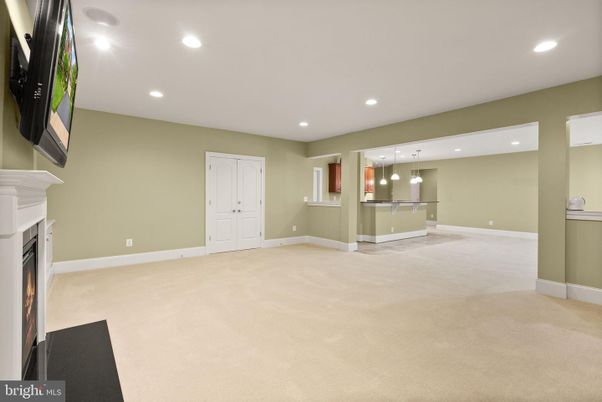 Empty room, Fireplace, Interior, Pendant Lights, Recessed Lighting
