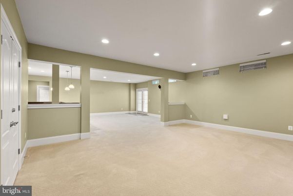 Empty room, Interior, Pendant Lights, Recessed Lighting
