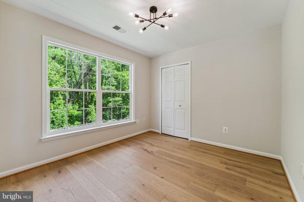 Empty room, Interior, Pendant Lights, Wood Texture Flooring