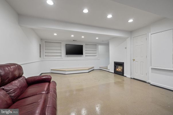 Empty room, Fireplace, Interior, Recessed Lighting