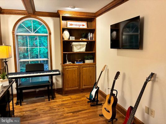 Fitness Equipment, Home Office, Interior, Wooden Beams, Wood Texture Flooring