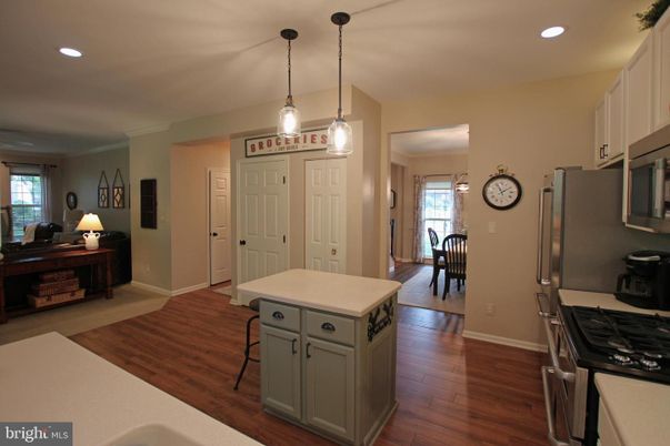 Dining room, Interior, Kitchen, Pendant Lights, Recessed Lighting, Wood Texture Flooring