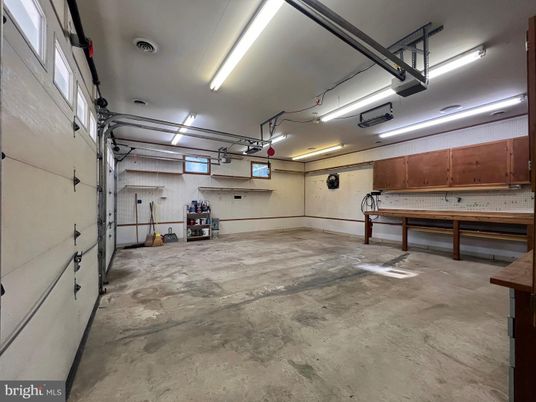 Garage, Interior