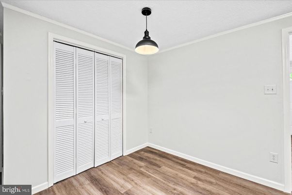 Empty room, Interior, Pendant Lights, Wood Texture Flooring