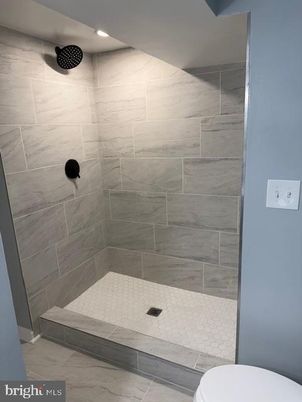 Bathroom, Interior, Marble Walls, Recessed Lighting