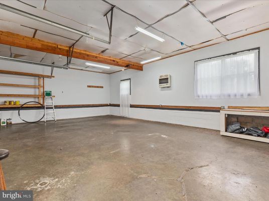 Garage, Interior