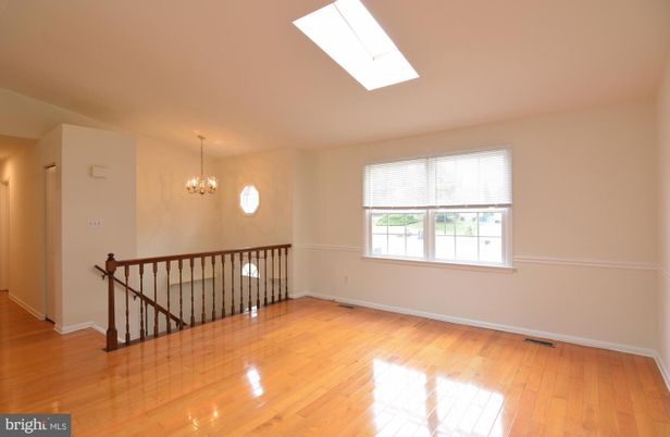 Chandelier, Interior, Wood Texture Flooring