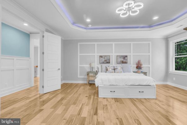 Bedroom, Interior, Pendant Lights, Recessed Lighting, Wood Texture Flooring