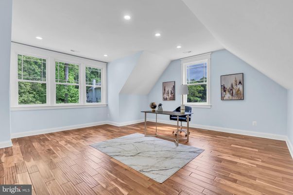 Home Office, Interior, Recessed Lighting, Wood Texture Flooring