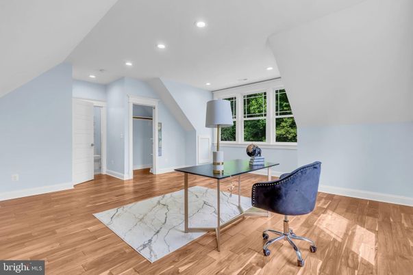 Home Office, Interior, Recessed Lighting, Wood Texture Flooring