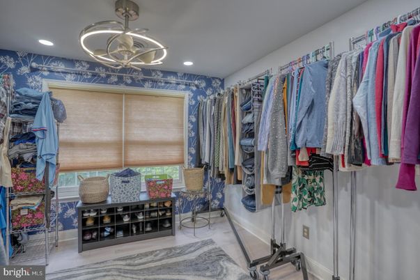 Interior, Pendant Lights, Recessed Lighting, Walk-in Closets