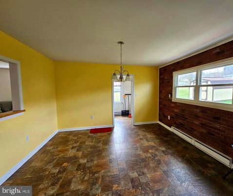 Empty room, Interior, Pendant Lights