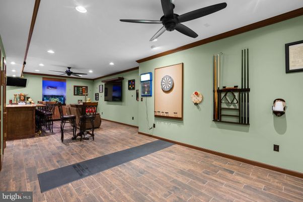 Interior, Recessed Lighting, Wood Texture Flooring