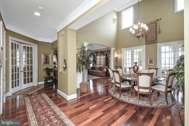 Chandelier, Dining room, Interior, Recessed Lighting, Wood Texture Flooring