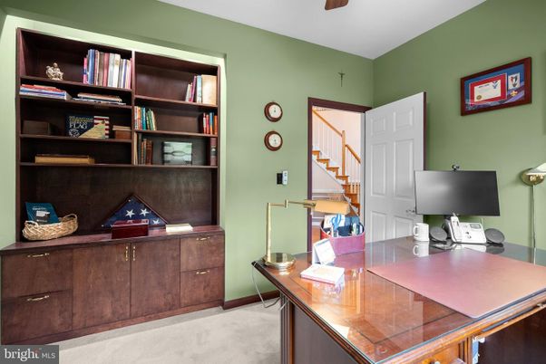 Home Office, Interior