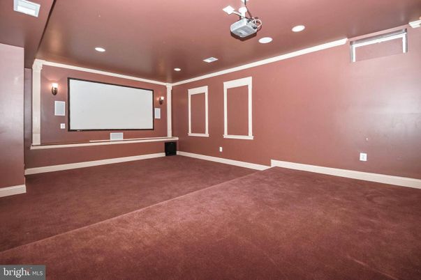 Empty room, Interior, Projection Screen, Recessed Lighting