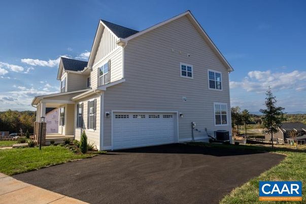 Attached, Exterior, Facade, Farmhouse