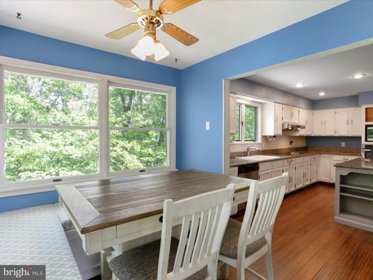 Dining room, Interior, Kitchen, Recessed Lighting, Wood Texture Flooring