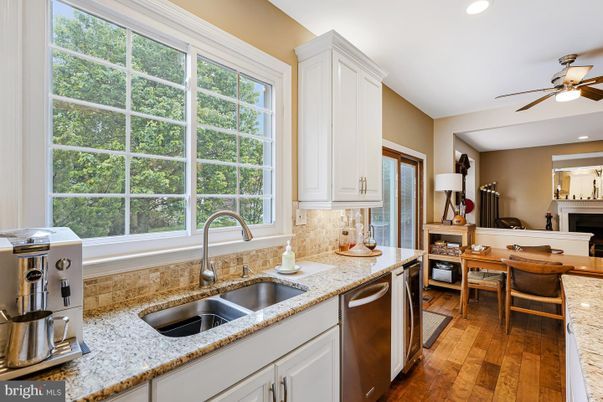 Dining room, Interior, Kitchen, Recessed Lighting, Wood Texture Flooring
