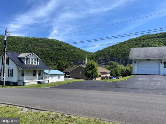 Attached, Detached Garage, Exterior, Facade, Cape Cod