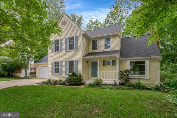 Attached, Exterior, Facade, Farmhouse