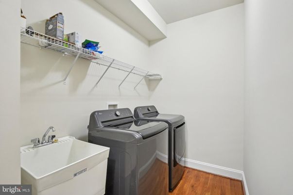 Interior, Washer, Wood Texture Flooring