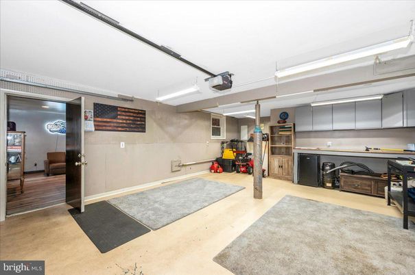 Garage, Interior