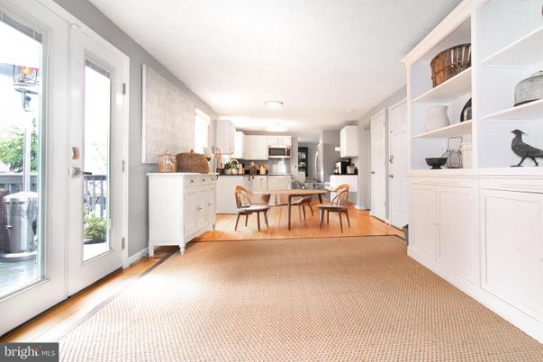 Dining room, Interior, Kitchen, Stainless Steel Appliances, Wood Texture Flooring