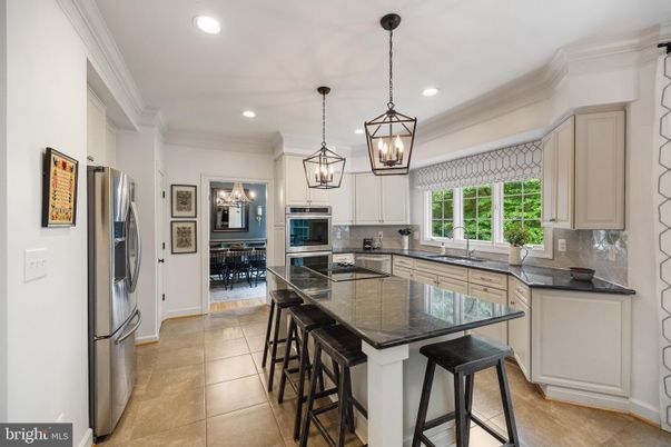 Dining room, Interior, Kitchen, Pendant Lights, Recessed Lighting, Stainless Steel Appliances