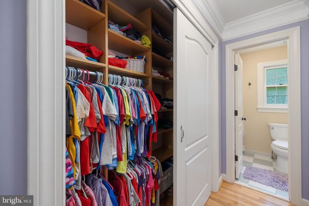Bathroom, Interior, Walk-in Closets, Wood Texture Flooring