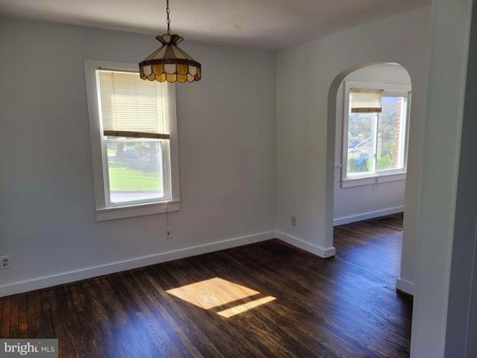 Chandelier, Empty room, Interior, Pendant Lights, Wood Texture Flooring