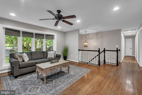 Interior, Living room, Pendant Lights, Recessed Lighting, Wood Texture Flooring