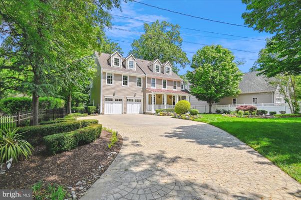Attached, Backyard, Exterior, Facade, Georgian