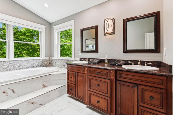 Bathroom, Dual Sink Vanities, Interior, Marble, Recessed Lighting