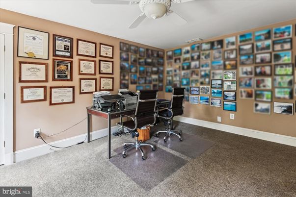 Home Office, Interior