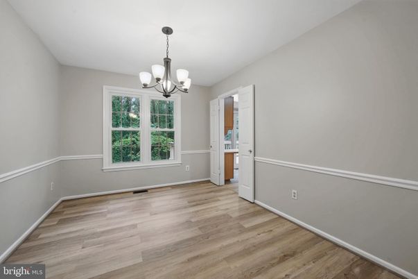Chandelier, Empty room, Interior, Wood Texture Flooring