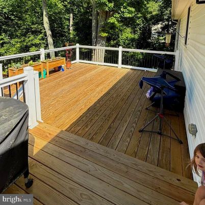 Exterior, Wood Texture Flooring