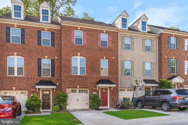 Attached, Exterior, Facade, Brick Facade, Rowhouse