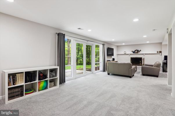 Fireplace, Interior, Living room, Recessed Lighting