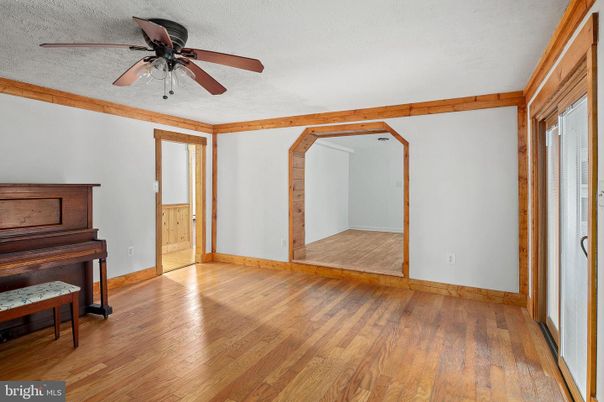 Empty room, Interior, Piano, Wood Texture Flooring