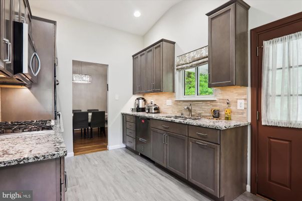 Dining room, Interior, Kitchen, Recessed Lighting, Wood Texture Flooring
