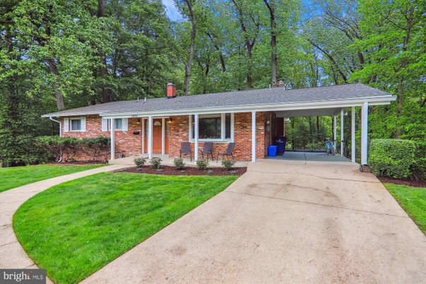 Exterior, Facade, Brick Facade, Ranch