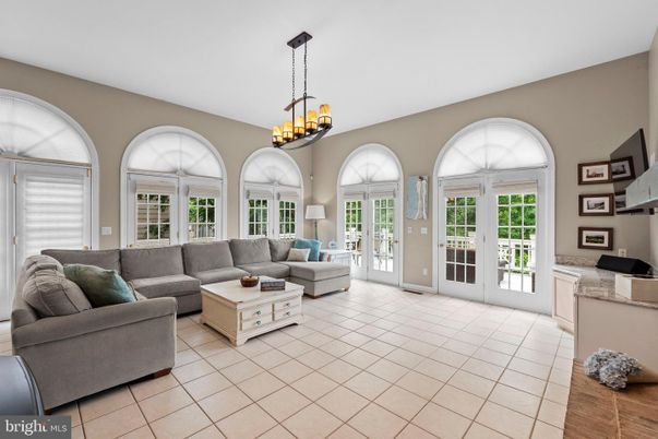 Chandelier, Interior, Living room