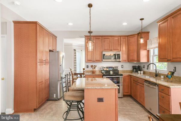 Dining room, Interior, Kitchen, Pendant Lights, Recessed Lighting, Stainless Steel Appliances